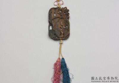 图片[2]-Carved agarwood scent pendant with lotus pond decoration, Qing dynasty (1644-1911)-China Archive